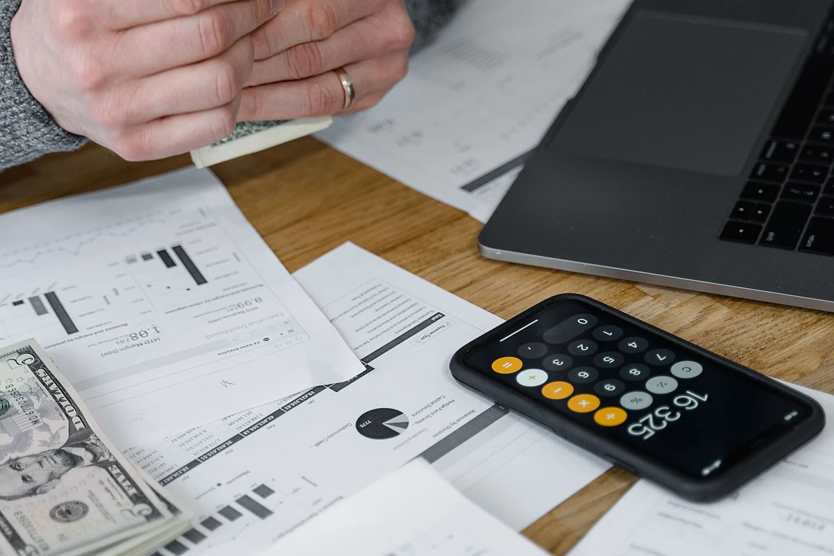 A couple reviewing household finances and calculating a homebuying budget